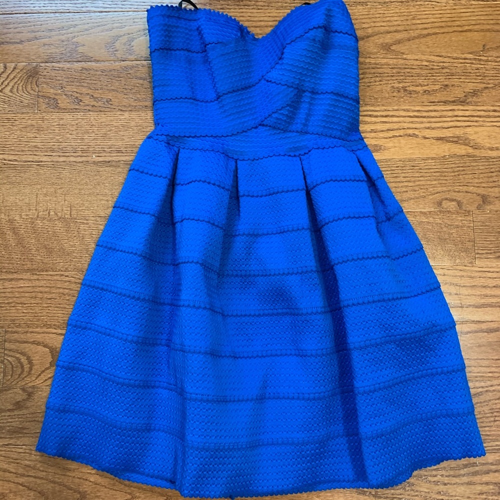 Blue strapless dress